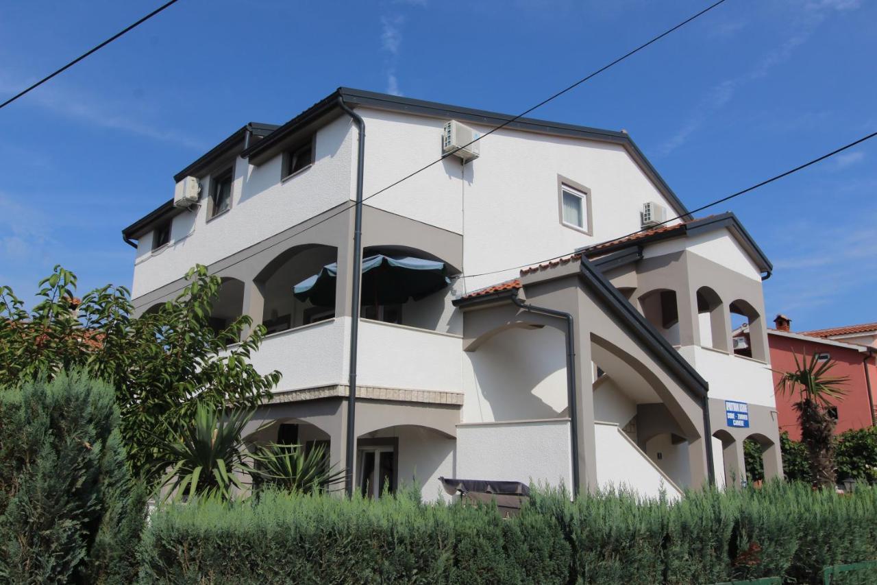 Apartments & Zimmer Jasmine Funtana Extérieur photo